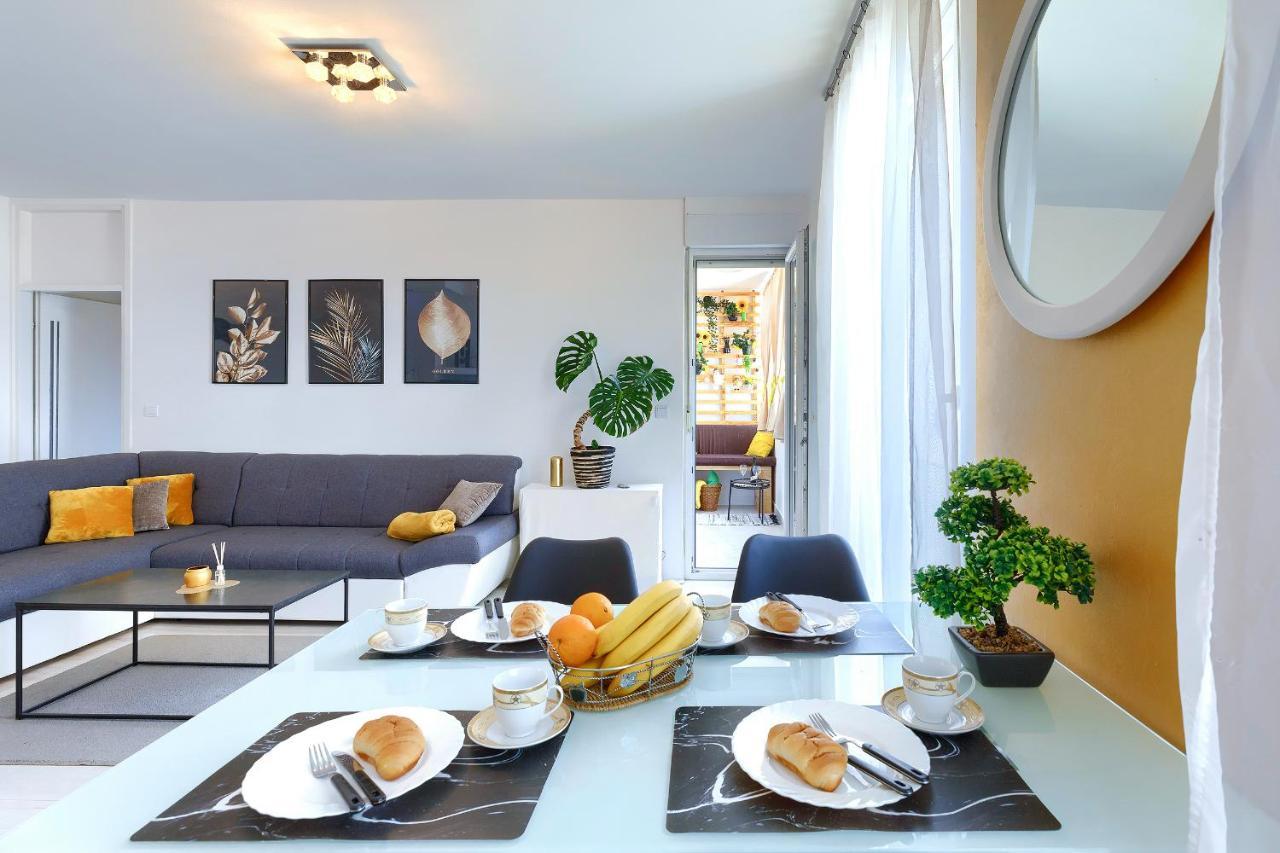 Seny Gold Apartment Pula Exterior photo
