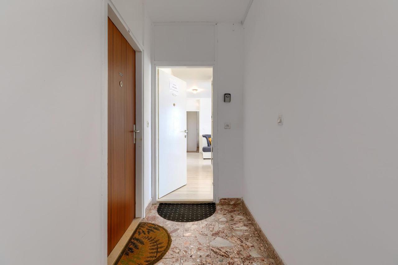 Seny Gold Apartment Pula Exterior photo